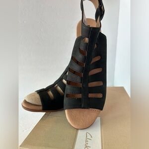 Clark’s NOBValerie Shelly Black Nubuck Leather Sandals